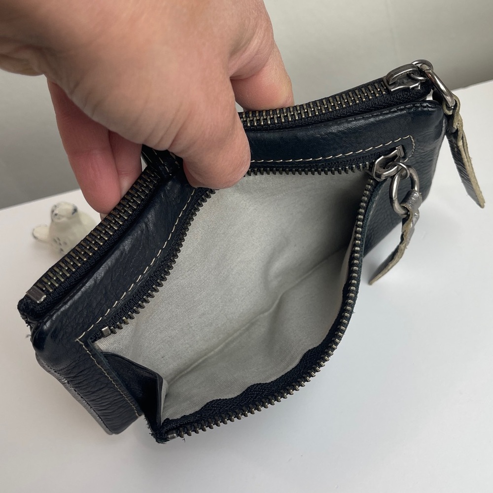 Fossil 🗝️ Genuine Leather Wallet - Picture 15 of 16